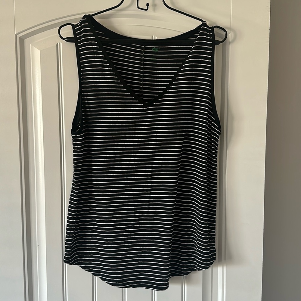 Dip black and white striped tank. Super soft! Size L